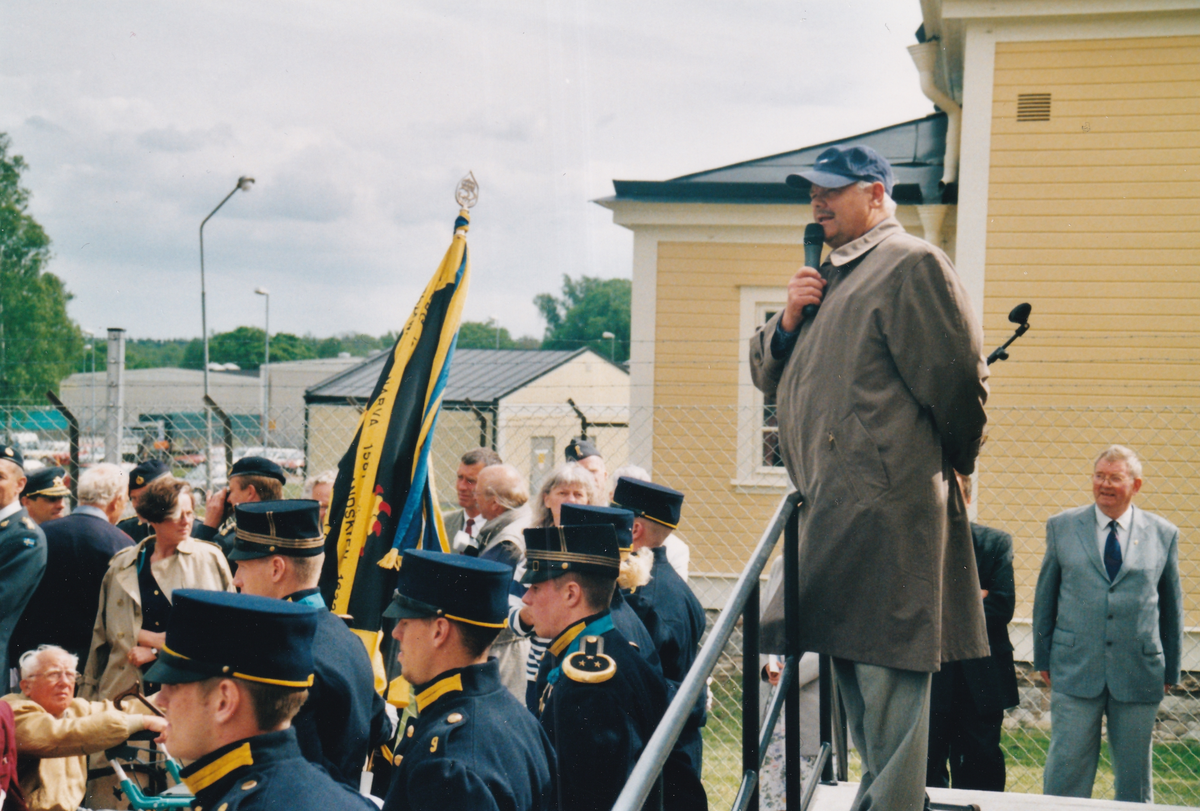 Invignig av Garnisonsmuseet i Skövde 2001-06-01. Okänd talare.