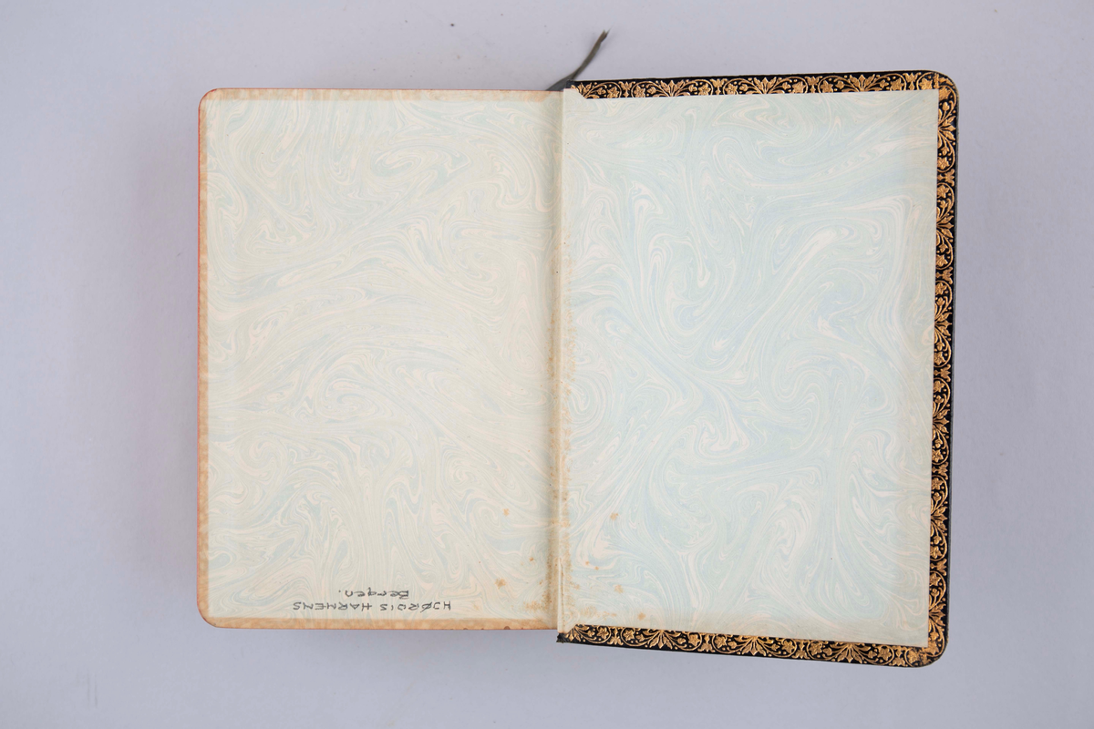 Lord Byron: The Poetical Work of Lord Byron. Innbundet, 924 sider. Oxford University Press 1907.