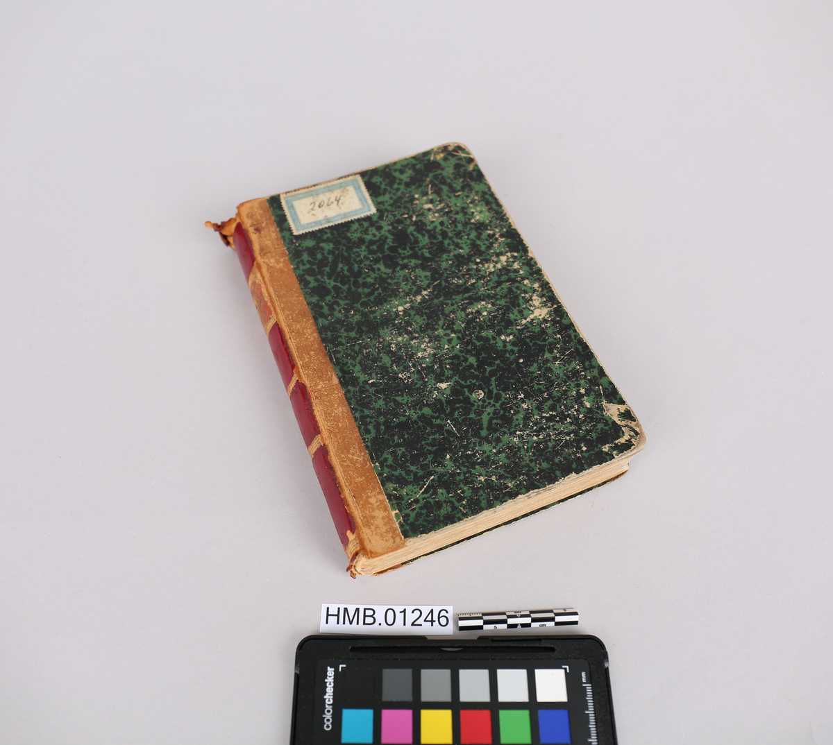 Dansk-latinsk Ordborg nærmest til Skolebrug. Innbundet, 559 sider