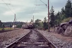 Elektrisk motorvognsett type 66 med persontog til Oslo V avv