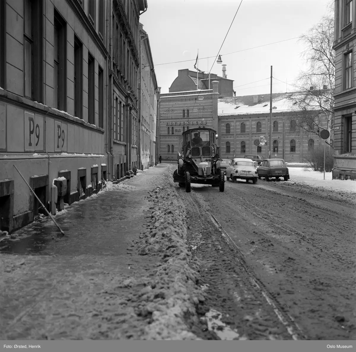 gateløp, snørydding, brøytebil, biler, bygårder, Frydenlunds bryggeri