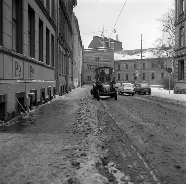 gateløp, snørydding, brøytebil, biler, bygårder, Frydenlunds