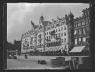 Bilden visar Grand hotel i Stockholm år 1900.