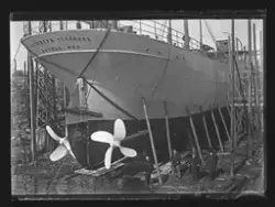 Rysk fartyg på stabelbädd.