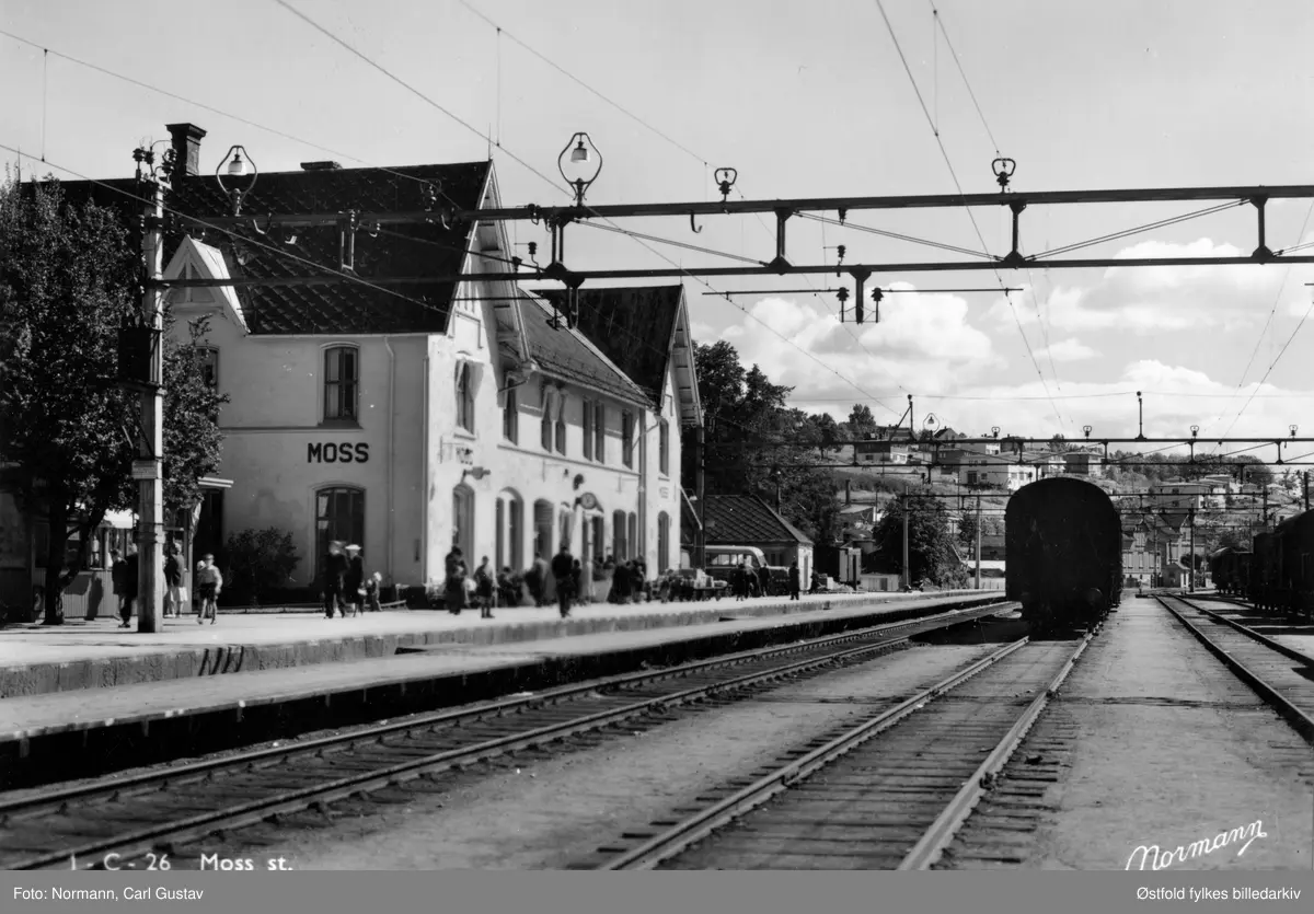 Moss jernbanestasjon, postkort ca. 1950.