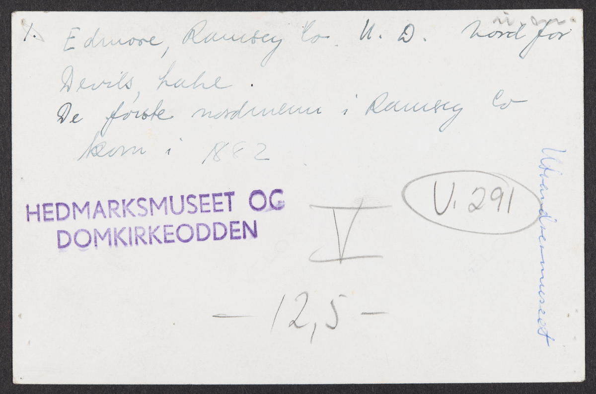 Pioneer Halvor Boe's first home in Edmore, ND.
Nord for Devils Lake. De første nordmenn i
Ramsey kom i 1882