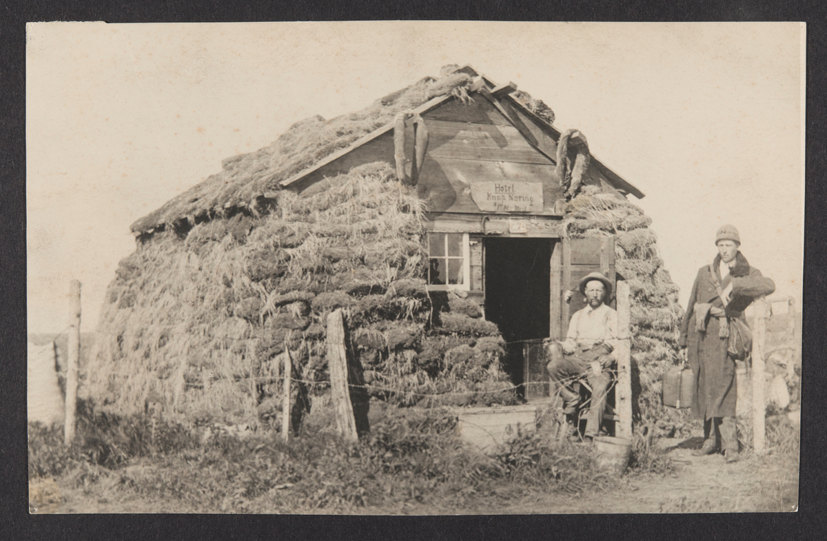 Chr. Akres Torvhus,
Stevens County, Minn.
Hotell "Knapp Næring!" ,