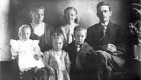 Kathryn 1911. Mæhlum familien.
Sigrid Mæhlum Dagny Mæhlum Pe