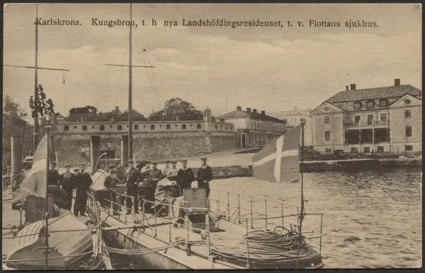 Karlskrona, Kungsbron, t.h. nya Landshöfdingsresidenset, t.v