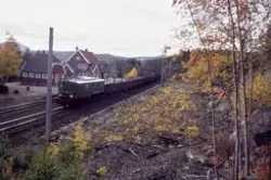 Elektrisk lokomotiv El 5 2039 med godsvogner lastet med kull