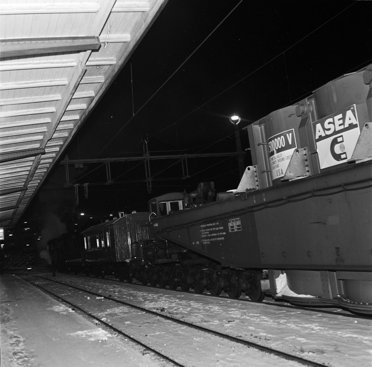 Nattlig jättetransport, Uppsala centralstation 1966