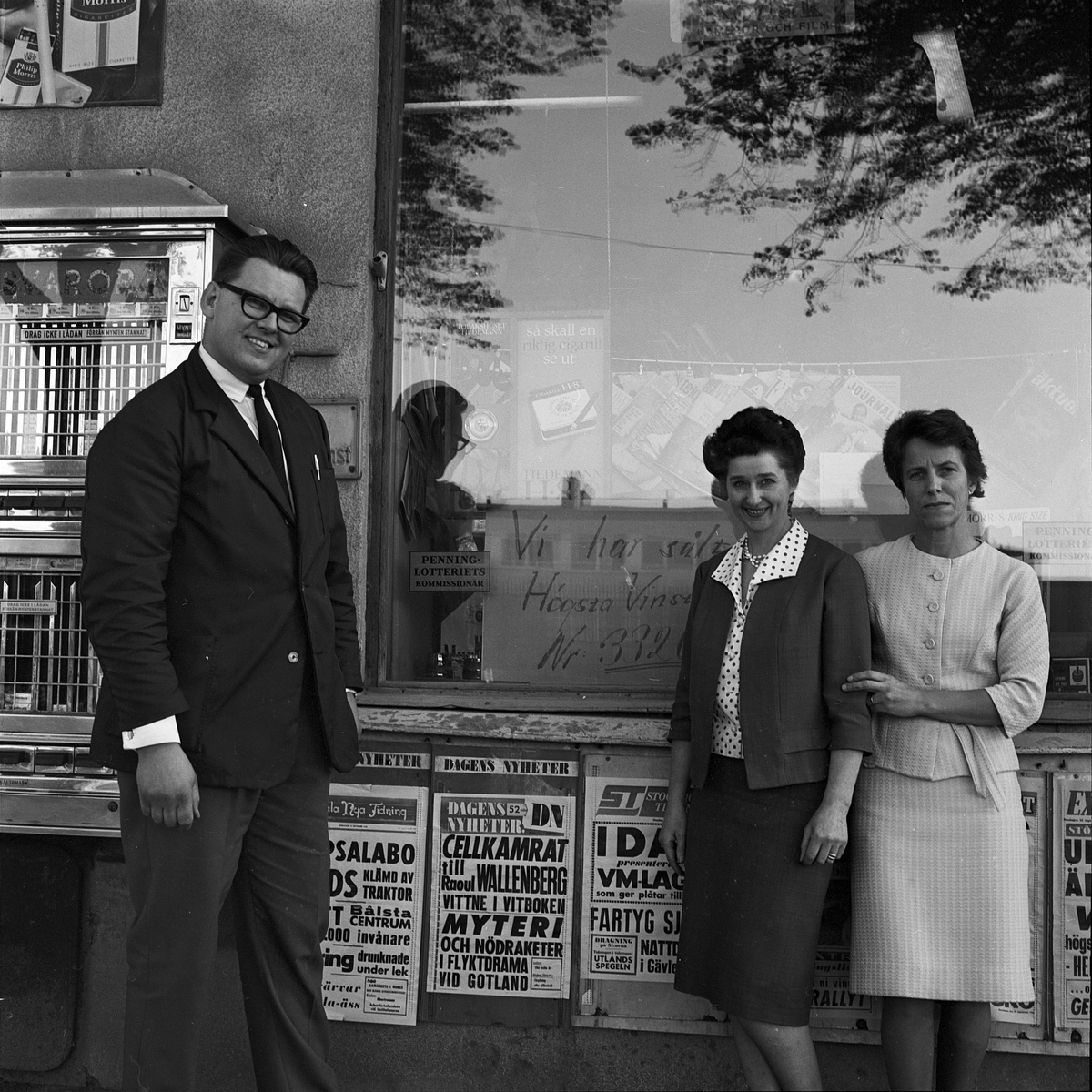 Rolf Olsson, tobakshandlare - högsta vinsten gick till Uppsala, 1965