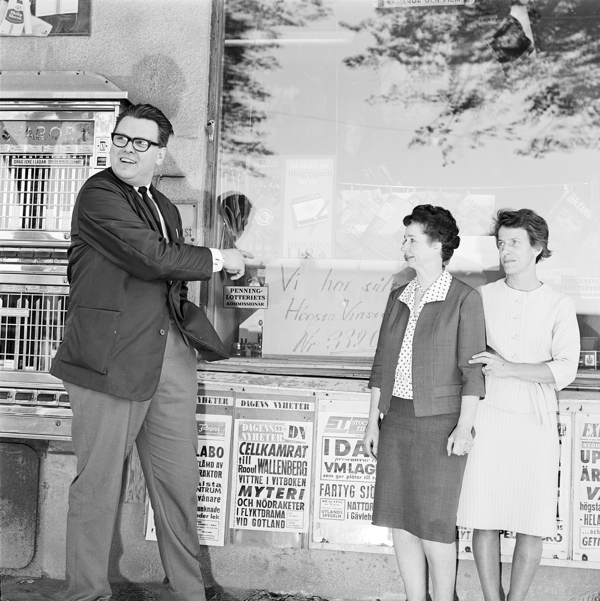 Rolf Olsson, tobakshandlare - högsta vinsten gick till Uppsala, 1965