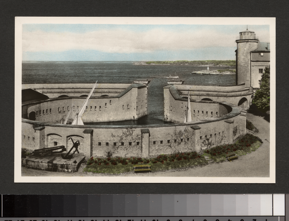 Vykort på kungsholms fort, borgggården med båthamnen.