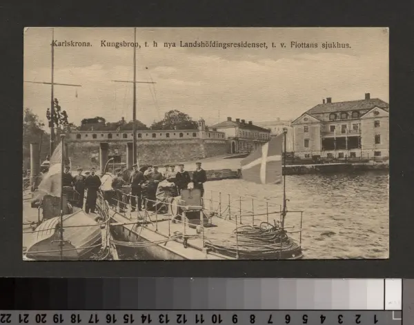 Karlskrona, Kungsbron, t.h. nya Landshöfdingsresidenset, t.v