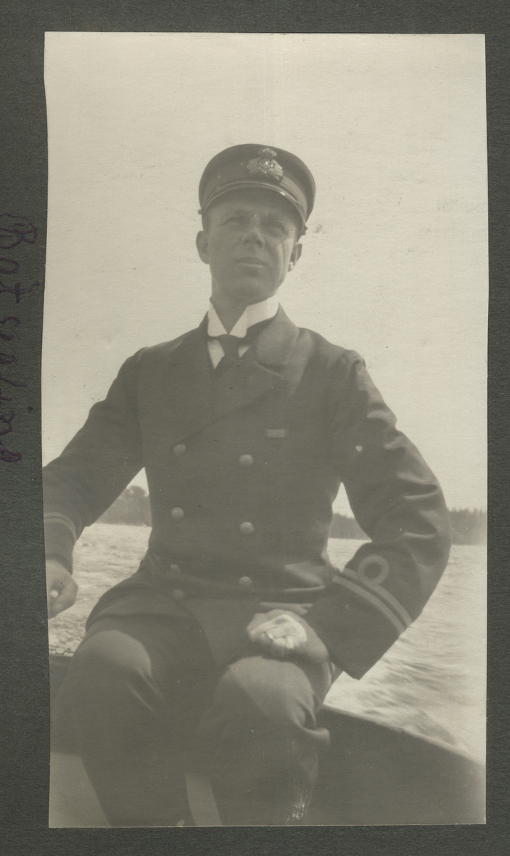 Ubåt nr.3 på Västkusten 1916 I bakgrunden syns skärgården.