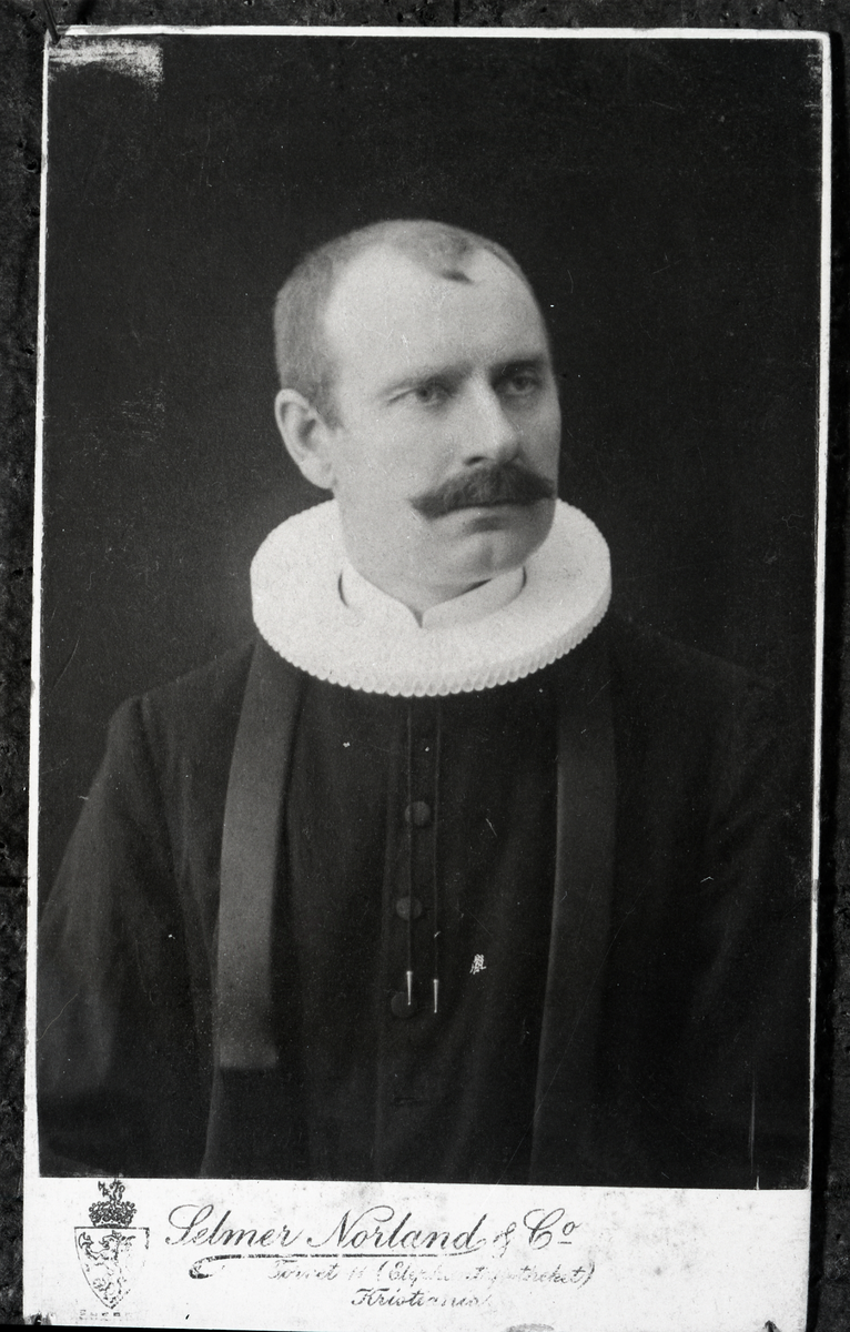 Bilde 1 : Sogneprest Wilhelm Artur Aas. 
Bilde 2 : Djupdal ektepar
Bilde 3 : Sogneprest Mikkel M. Fønhus
Bilde 4 : Sogneprest Mikael Gladhaug