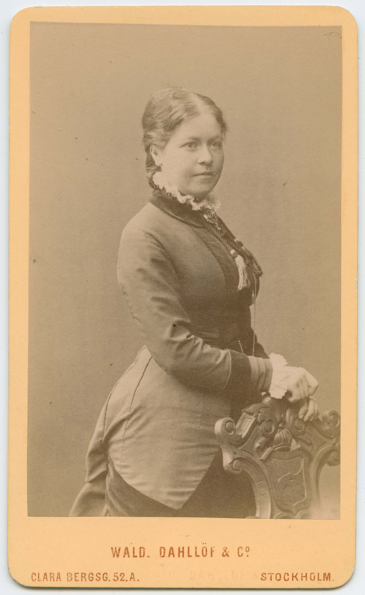 Porträtt på Alida Åberg år 1881.