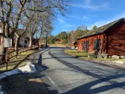 Kårsta kyrka och kyrkby