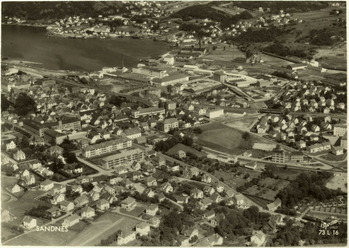 Flyfoto av Sandnes, mot sør/sørøst. Skråfoto, postkort.