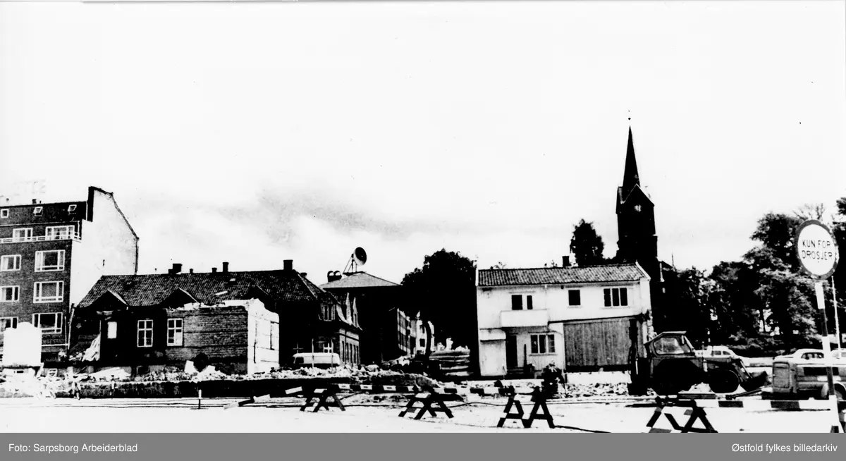 Riving av Basarhallene og Domhuset. Fra Sarpsborg i 1967-1969.