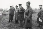 Smålandsövningen 1968-10-05-09. Danskt besök.
I förgrunden danske CA generallöjtnant Otto Blixenkrone-Möller samt överste Lennart Löfgren 111.