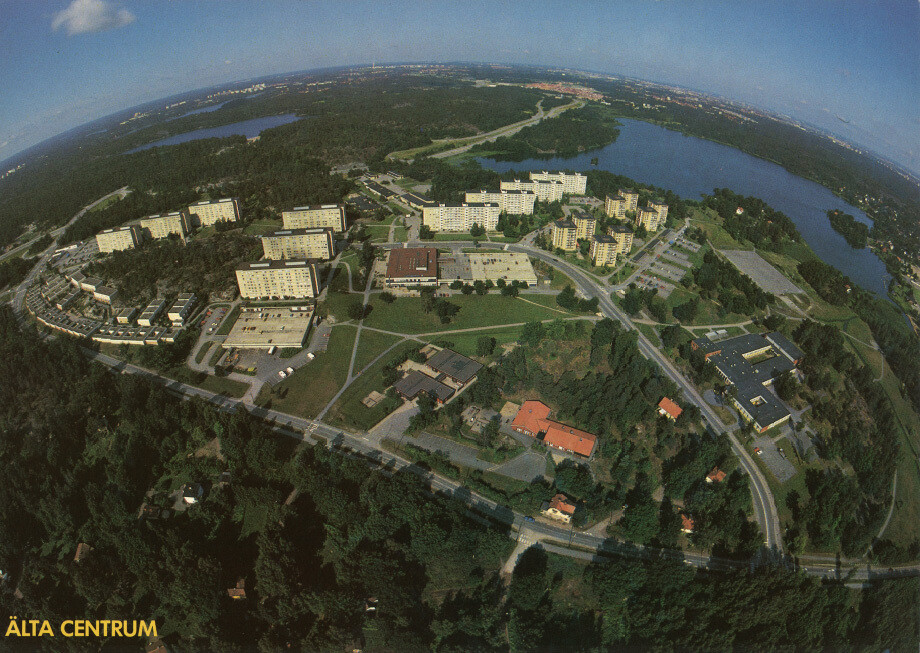 Flygbild över Älta Centrum, 1990-tal. Såldes som vykort och kalender ...