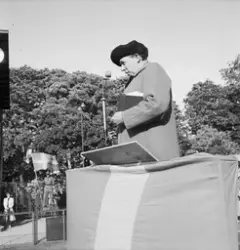 Harry Martinson, Studenternas Idrottsplats, Uppsala