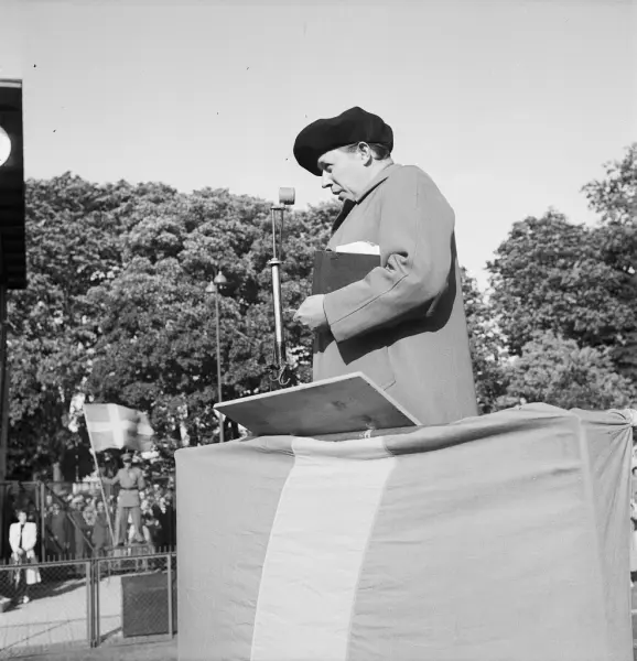 Harry Martinson, Studenternas Idrottsplats, Uppsala
