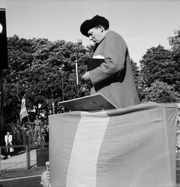 Harry Martinson, Studenternas Idrottsplats, Uppsala