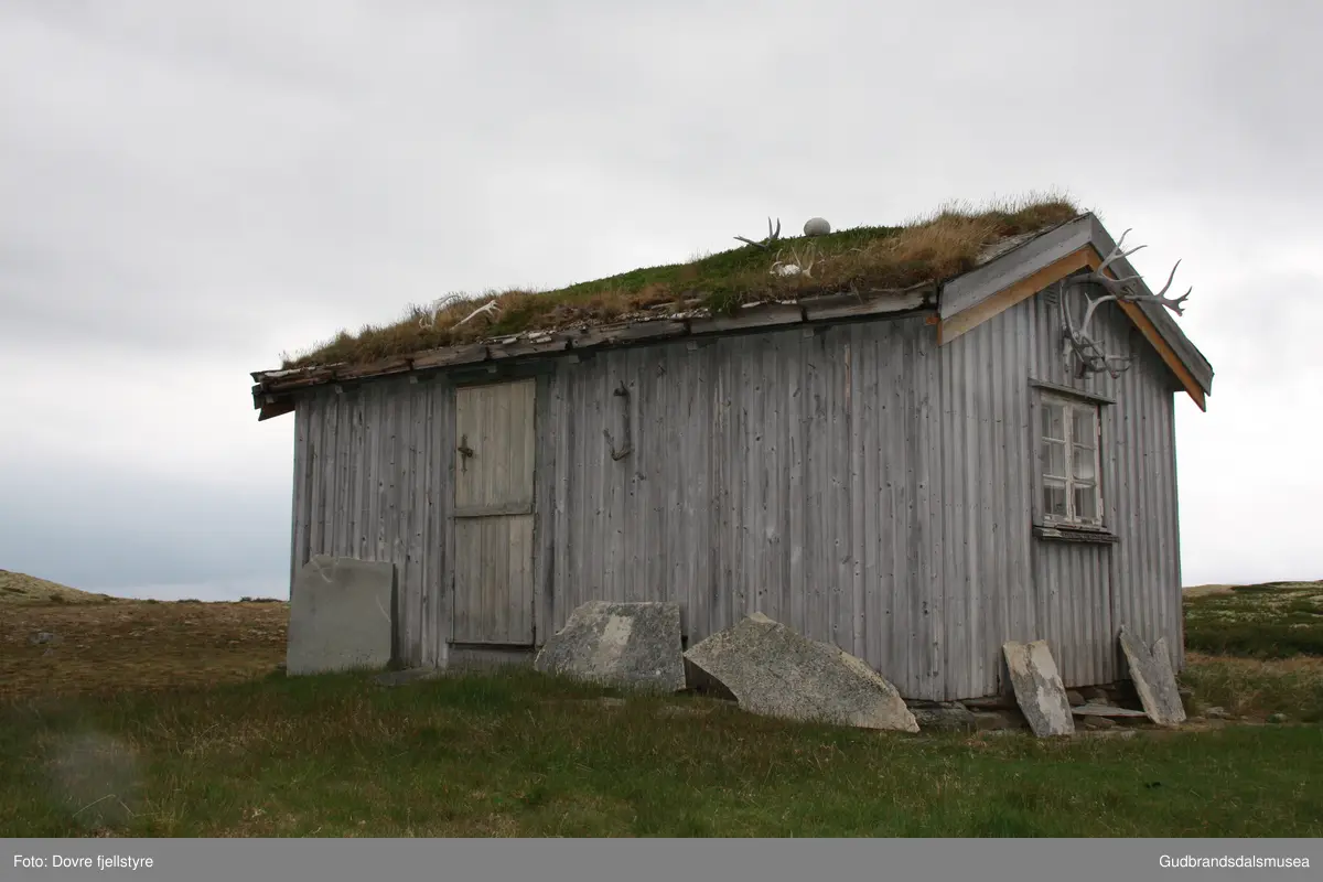 Turrtjønnbue ved Turrtjønna sør for Vesl-Kuva på Dovreskogen.