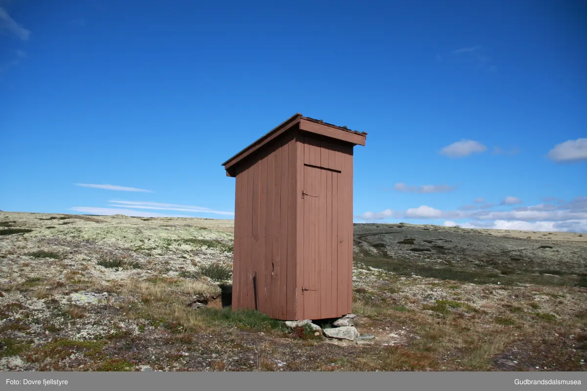 Langtjønnbue ved Langtjønne 4-5 km innanfor Skogsetrene på Dovreskogen.