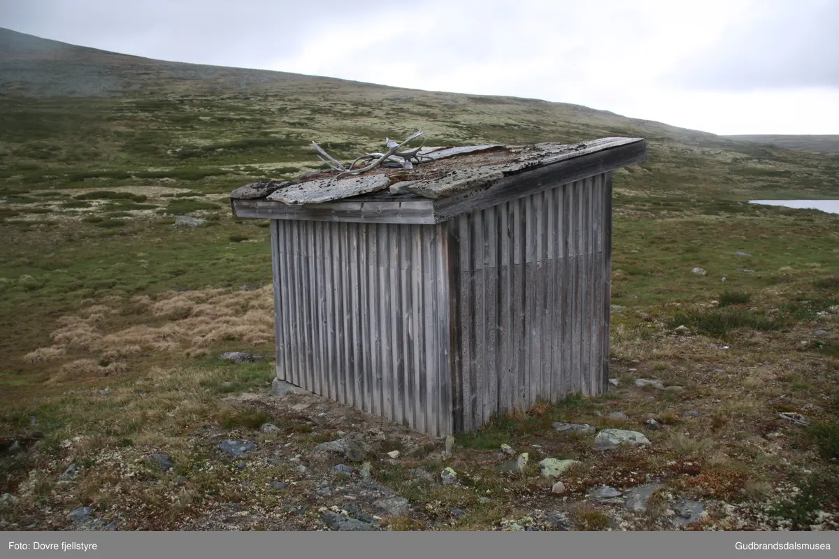 Turrtjønnbue ved Turrtjønna sør for Vesl-Kuva på Dovreskogen.