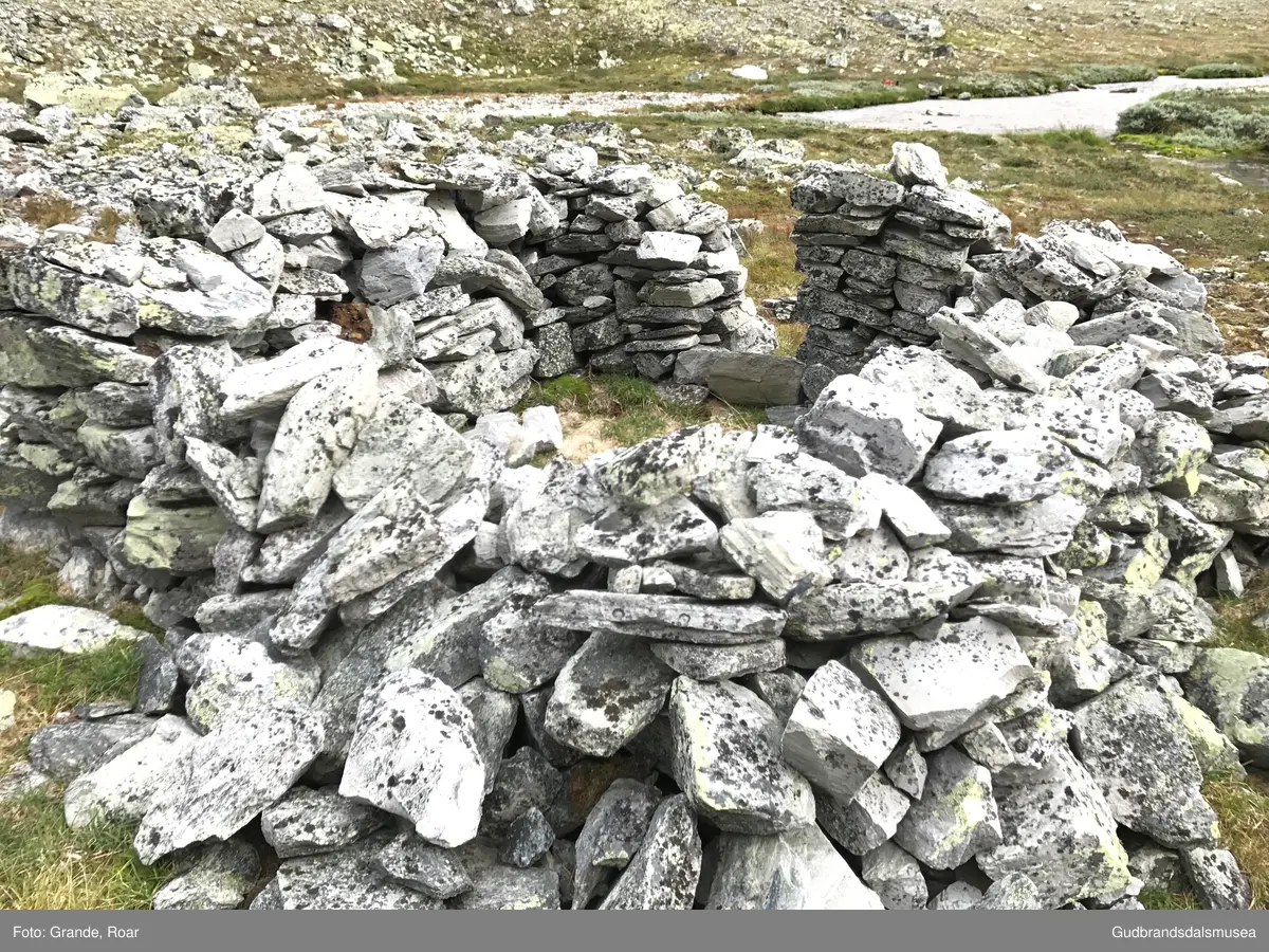 Verkilsdalsbue (Selværhuset) i Verkilsdalen nedunder Vassberget i Rondane.