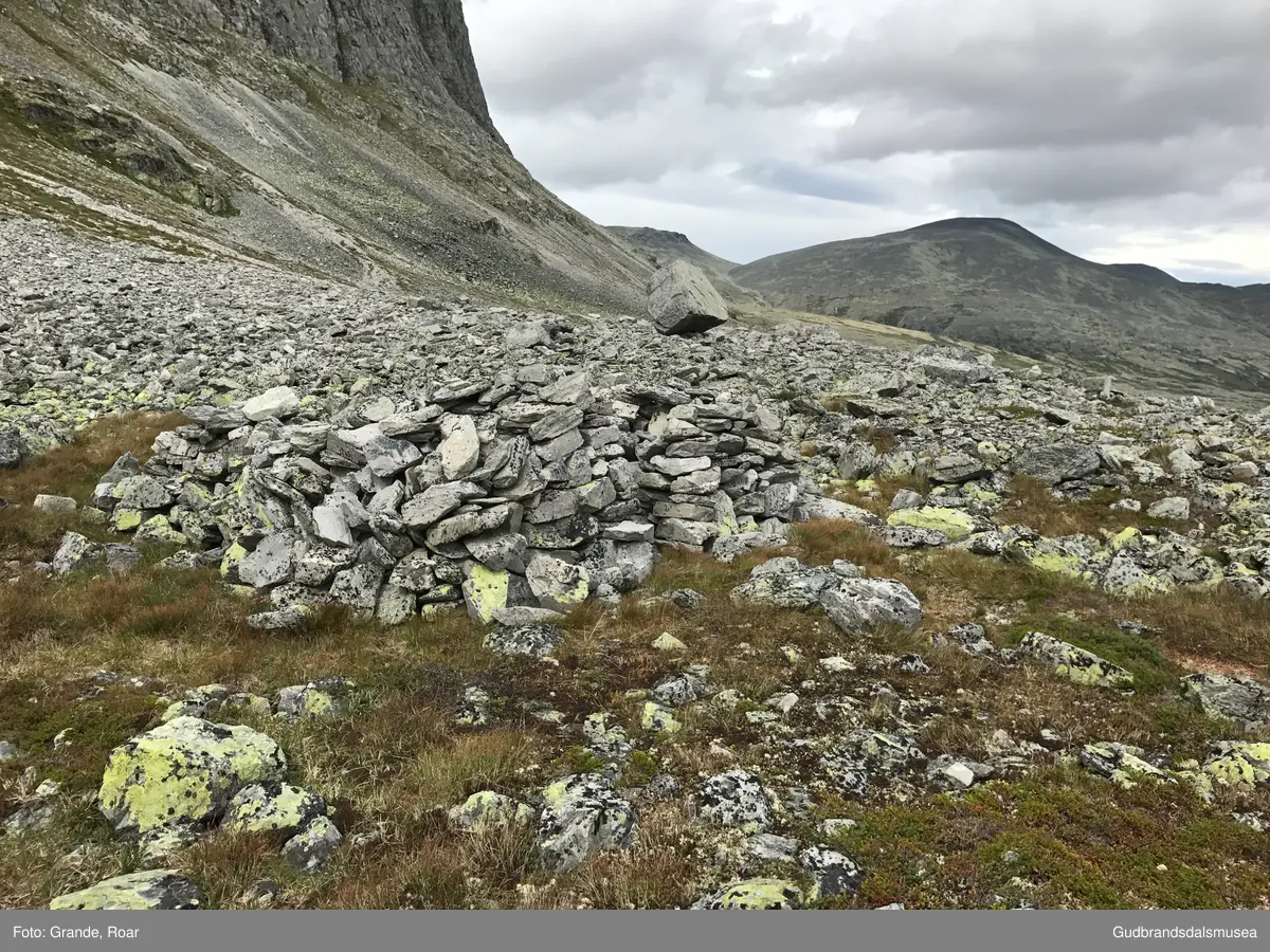 Verkilsdalsbue (Selværhuset) i Verkilsdalen nedunder Vassberget i Rondane.