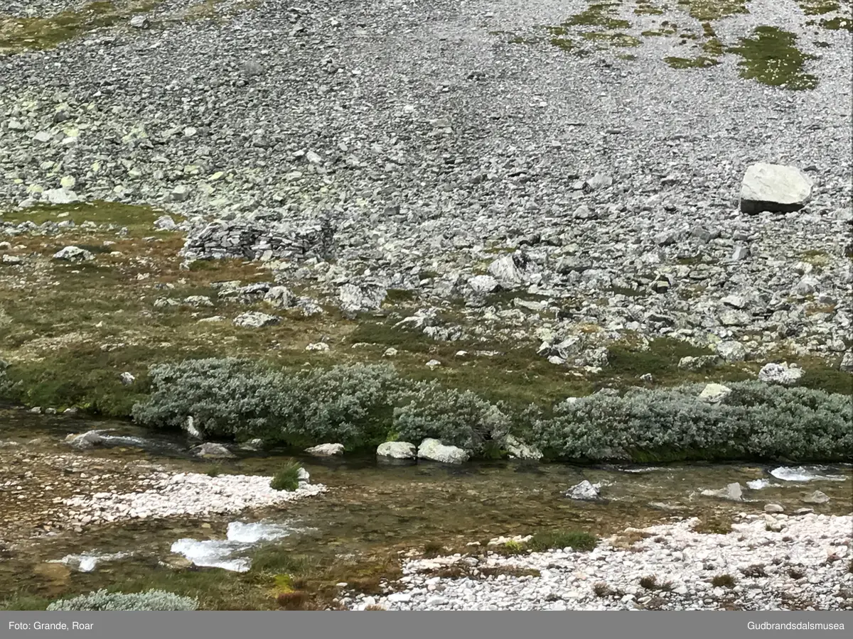 Verkilsdalsbue (Selværhuset) i Verkilsdalen nedunder Vassberget i Rondane.