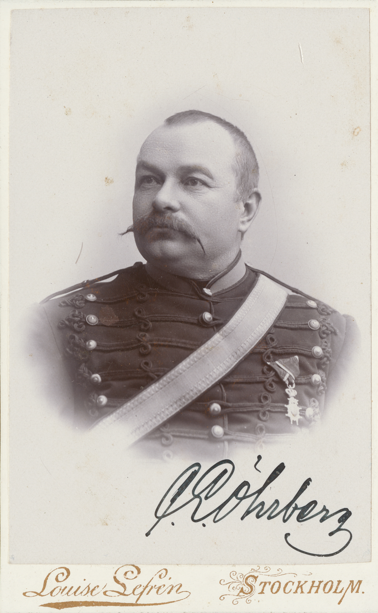 Porträtt av Carl Edvard Öhrberg, underlöjtnant vid Svea artilleriregemente.