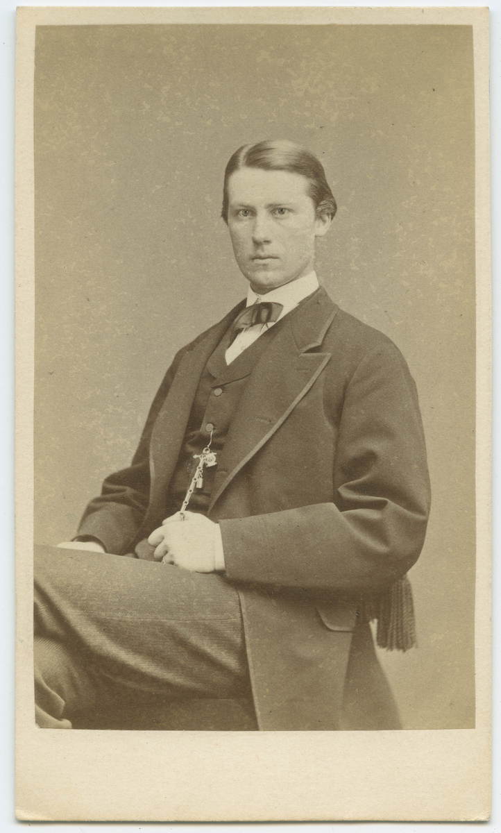 Porträtt på Knut Samuel Axel Sebastian Åkerhielm