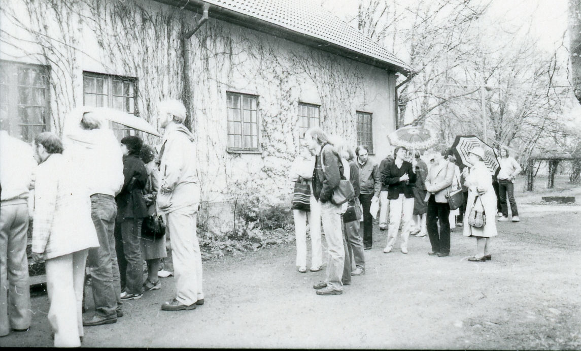 K-enheten: Stiftelsen Hallands länsmuseer Halmstad och Varberg. Personalutflykt till Nordhalland den 13 maj 1981.
Foto 1-16., 22-29 Personalutflykt till Nordhalland den 13 maj 1981. 
Foto 17-18 K-enheten: Christina Tullgren.
Foto 19-20: Industri...
Foto 21 K-enheten.