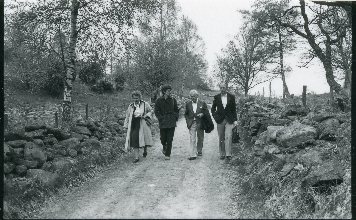 K-enheten: Stiftelsen Hallands länsmuseer Halmstad och Varberg. Personalutflykt till Nordhalland den 13 maj 1981.
Foto 1-16., 22-29 Personalutflykt till Nordhalland den 13 maj 1981. 
Foto 17-18 K-enheten: Christina Tullgren.
Foto 19-20: Industri...
Foto 21 K-enheten.