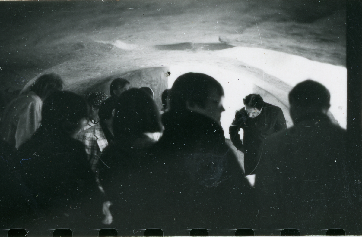 K-enheten: Stiftelsen Hallands länsmuseer Halmstad och Varberg. Personalutflykt till Nordhalland den 13 maj 1981.
Foto 1-16., 22-29 Personalutflykt till Nordhalland den 13 maj 1981. 
Foto 17-18 K-enheten: Christina Tullgren.
Foto 19-20: Industri...
Foto 21 K-enheten.