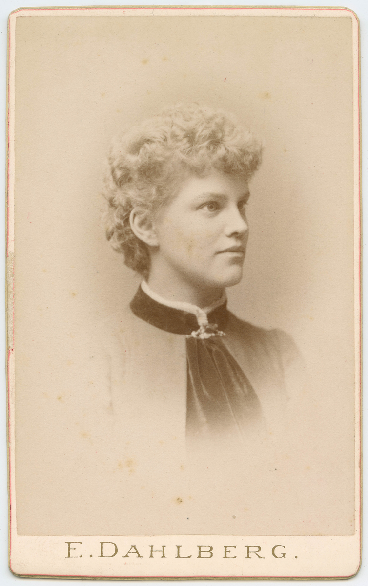 Porträtt på Fröken Gerda Ödmann.