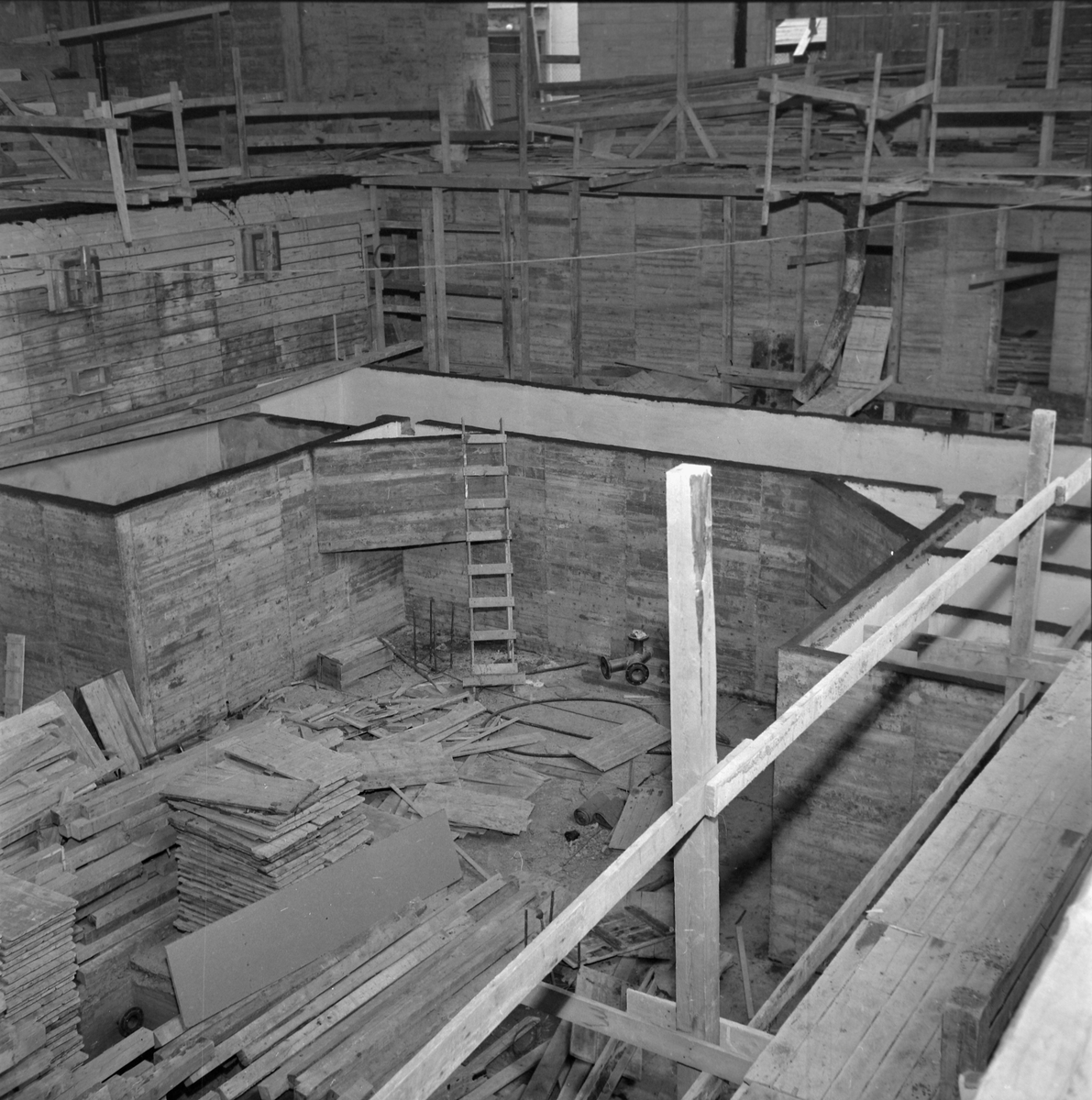 Svømmehallen i Prinsens gate under bygging