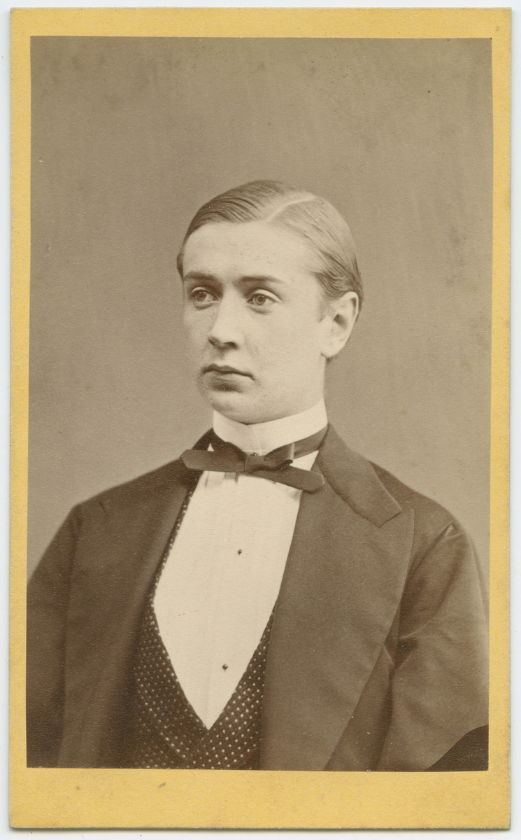 Porträtt på B.W. Örbom född år 1852