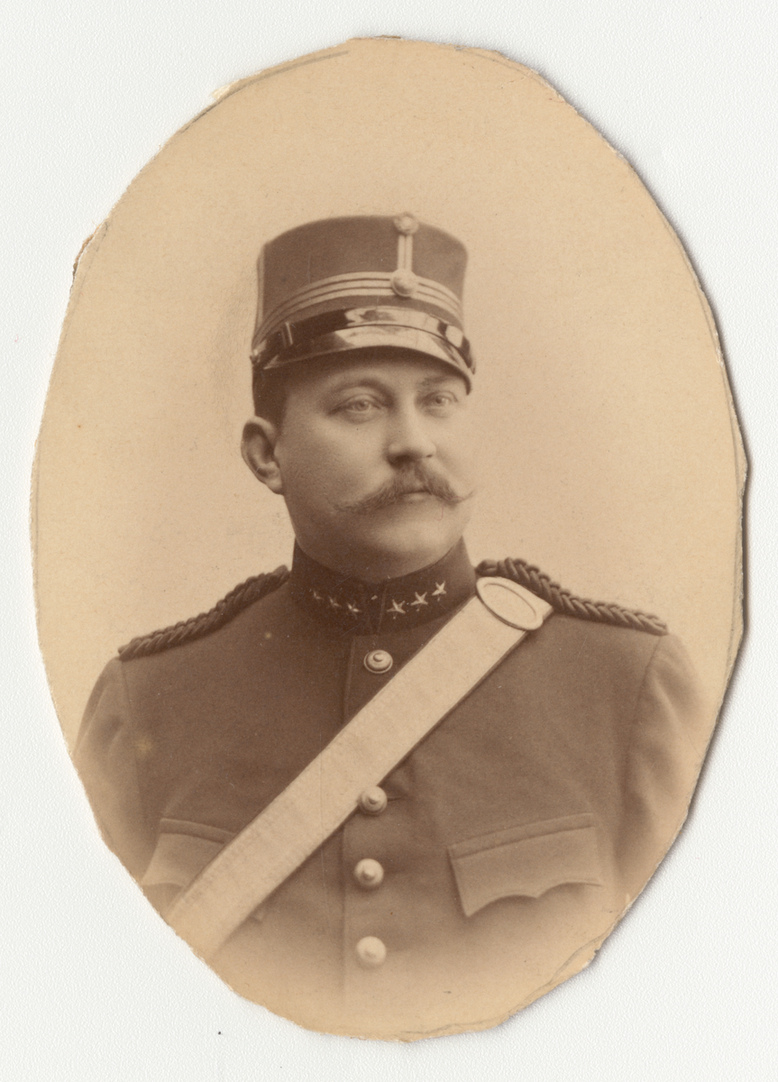 Porträtt av Erik Frestadius, kapten vid Svea artilleriregemente.