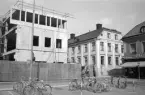 Affärshuset Filbyter i Linköping under uppförande. Foto 1972.