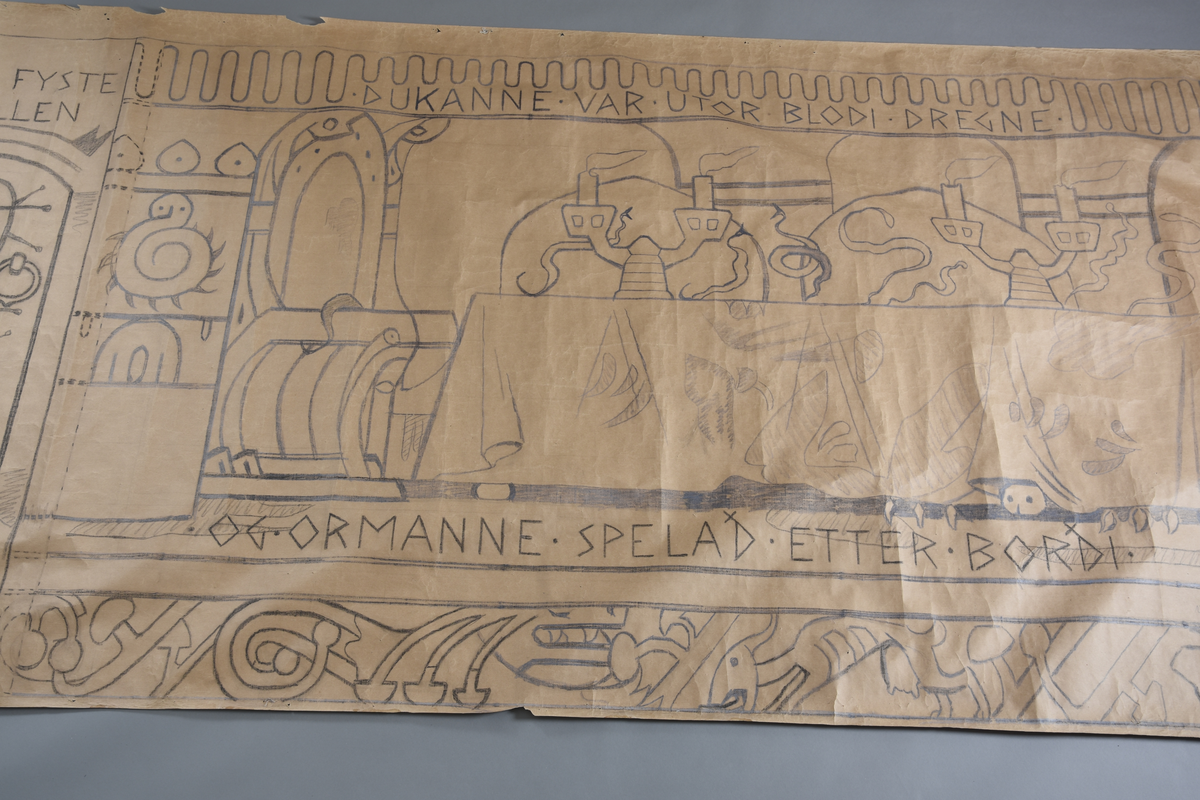 Motiv frå visa om Aasmund Frædegjeva
Hovudmotiv: duk med flekkar. To ljosestakar med detaljar med to kvite ljos i kvar stake med blafrande flamme. Ormar dansar på bordet. To stolryggar mot bakgrunn. Høgrygga stol med flekk ved enden av bordet. Orm henger over setet. Mellom duk og bord kjem det fram eit tryne med tre klør på kvar side. 
Sidemotiv: til høgre, loddrett bord med tre åmefigurer. På motsatt side av hovudmotivet, ein breidare loddrett bord med fleire figurar, mellom anna ein samankrølla åme. Heilt til venstre er det ein loddett bord. Att med den er det ein dør med jarn. Svart tekst over. 
Oppe: bord med slyng, svart tekst. 
Nede: Svart tekst på golv. Smal vannrett bord. Nederst ein vannrett bord med dyr og stenglar på sopp. Kant rundt heile teppet, smalast på kortendane.