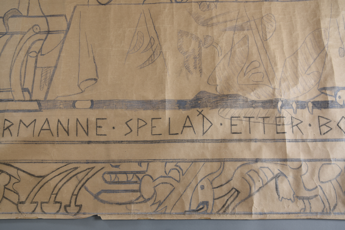 Motiv frå visa om Aasmund Frædegjeva
Hovudmotiv: duk med flekkar. To ljosestakar med detaljar med to kvite ljos i kvar stake med blafrande flamme. Ormar dansar på bordet. To stolryggar mot bakgrunn. Høgrygga stol med flekk ved enden av bordet. Orm henger over setet. Mellom duk og bord kjem det fram eit tryne med tre klør på kvar side. 
Sidemotiv: til høgre, loddrett bord med tre åmefigurer. På motsatt side av hovudmotivet, ein breidare loddrett bord med fleire figurar, mellom anna ein samankrølla åme. Heilt til venstre er det ein loddett bord. Att med den er det ein dør med jarn. Svart tekst over. 
Oppe: bord med slyng, svart tekst. 
Nede: Svart tekst på golv. Smal vannrett bord. Nederst ein vannrett bord med dyr og stenglar på sopp. Kant rundt heile teppet, smalast på kortendane.