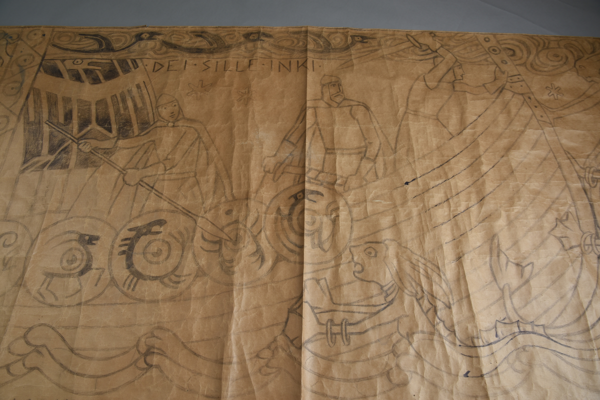 Motiv frå visa om Aasmund Frægdegjeva.
Hovudmotiv: Tre hærmenn, to av dei med kappe, ein i kjole i båt på sjøen. To kjempar med sverd, ein med spyd mot fire havfruar på sjøen. Sjø og himmelbakgrunn. På båtstripa fem skjold med dyremønster. Stor fugl på svart til venstre over båten.
Sidemotiv: 1) Dekorativ bord med mønster. 2) Tre kledde hærmenn går fra slott til båt. 3) Same som 1.
Oppe: Bord med tre flygande fuglar.
Nede: Tekst på hav.