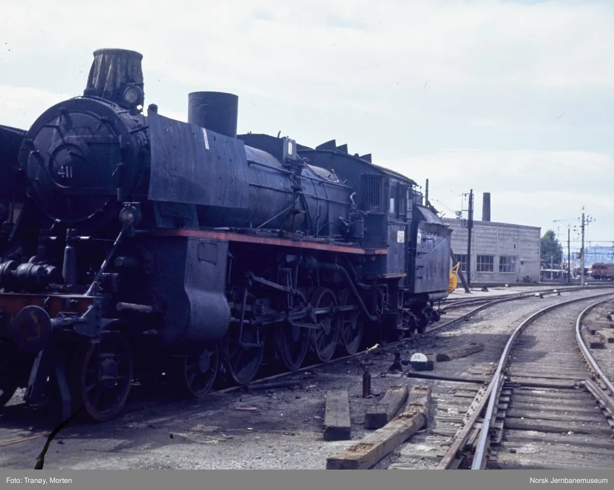 Damplokomotiv type 26c nr. 411 på Hamar stasjon